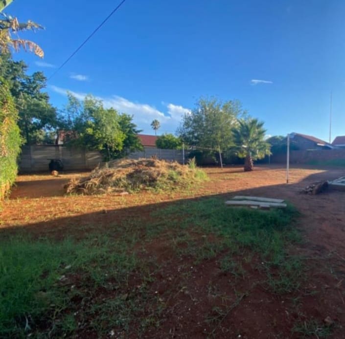  Bedroom Property for Sale in Riviera Northern Cape